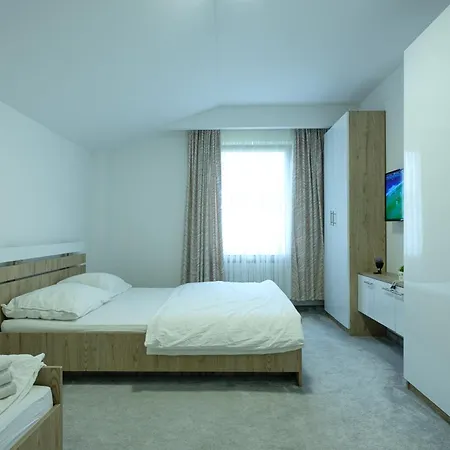 Star Gate Gostinjska kuća 3*