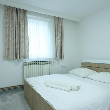 Star Gate Gostinjska kuća 3*