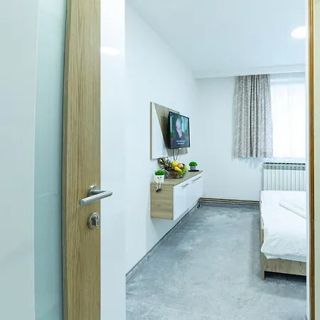 Star Gate Gostinjska kuća 3*